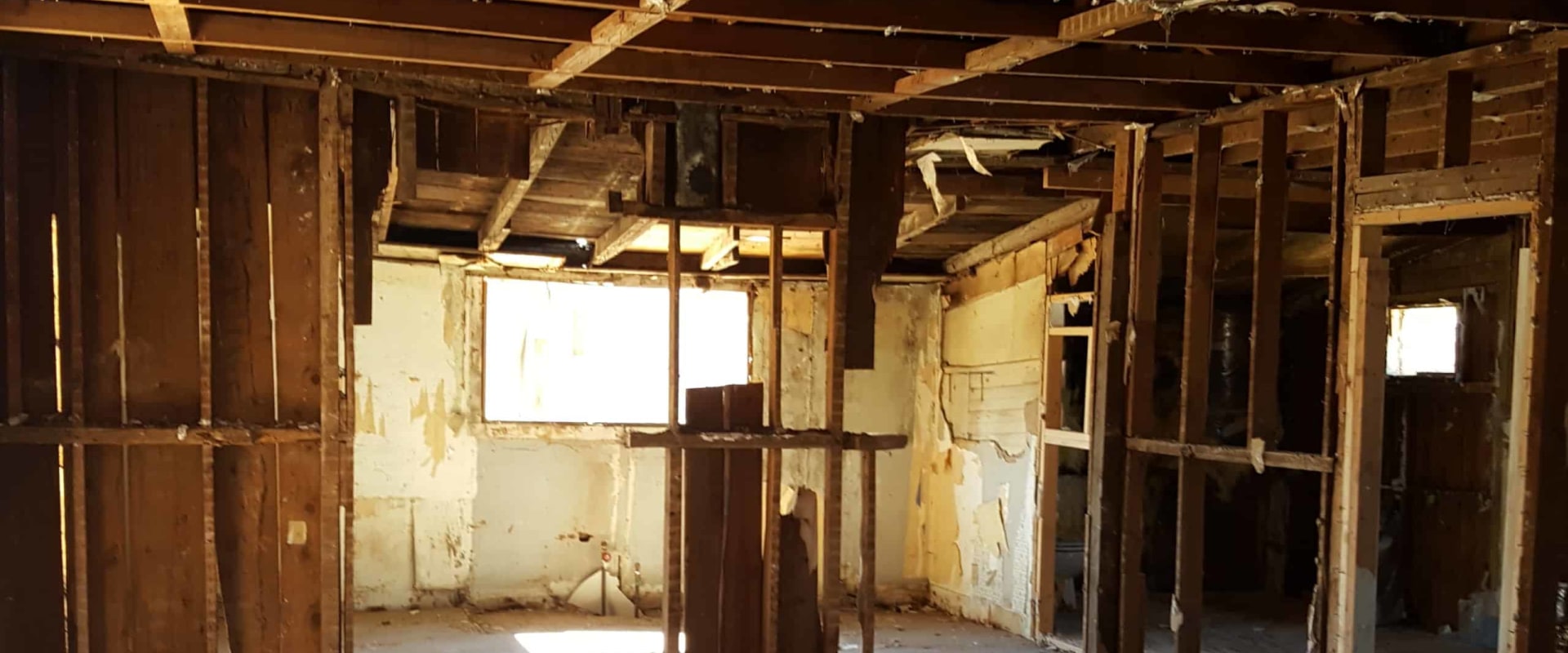 Investing In Foreclosures? Here's Why You Need A Skilled Remodel Contractor In Boring, OR