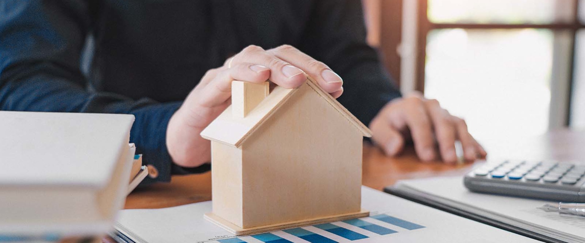 Foreclosure Investing and the Services That Help Facilitate Property Changes